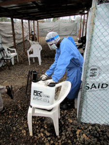 spray of chlorine, (c)Luc Evrard