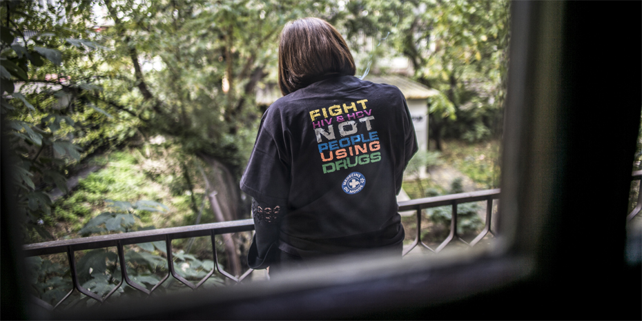 Hépatite, éthique, ici et là-bas