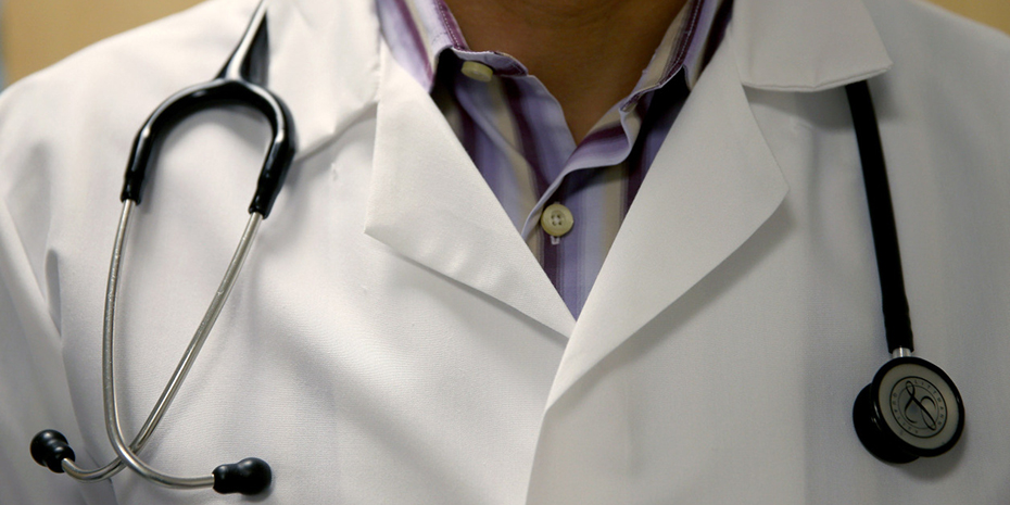 Le stéthoscope au placard